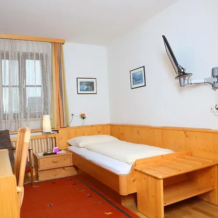 Konukevi Engelhof 3*